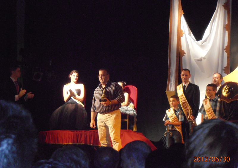 Juan José Espartal con el premio